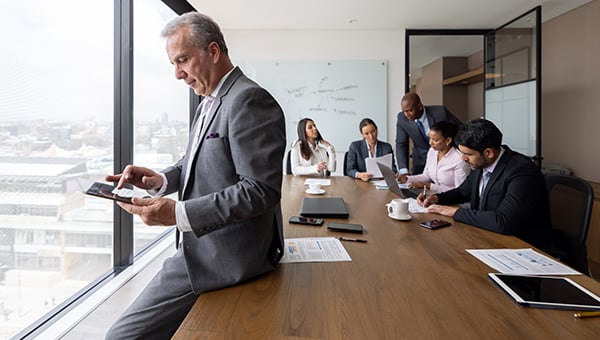 palms-insurance-business-people-in-conference-room-600x340